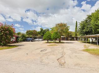 1101 Demolay St, La Marque, TX 77568
