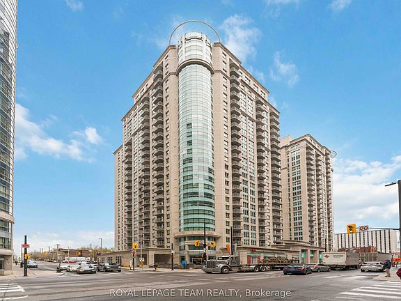 2nd image of 234 Rideau St #1210