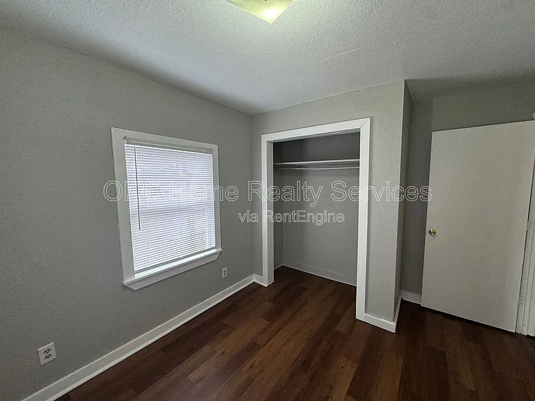 4201 NE 16th Ter — Photo 7