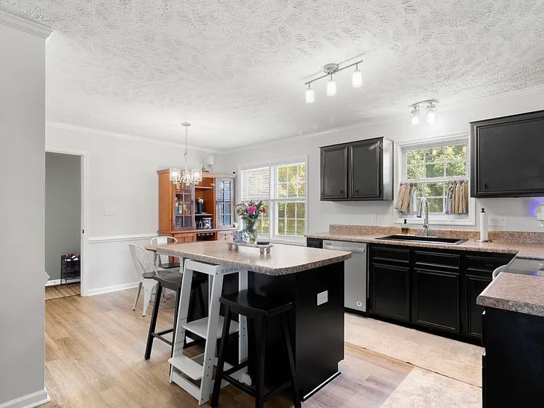 4531 Mobius Rd — Photo 8