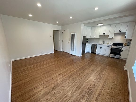 4th image of 1332 California St #1