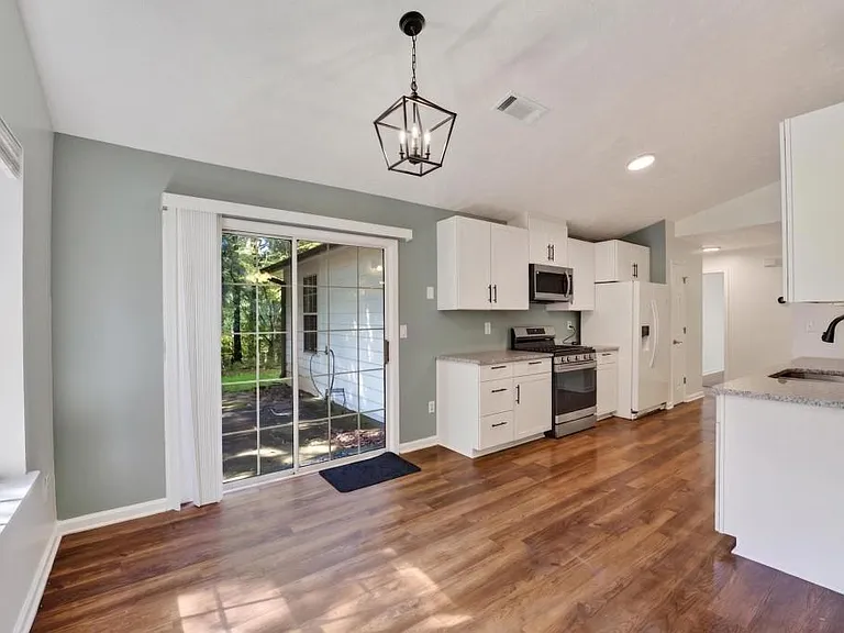 2558 Candlewood Way — Photo 10