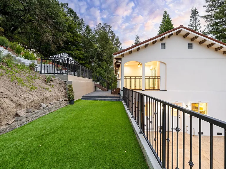 713 Wikiup Dr — Photo 4