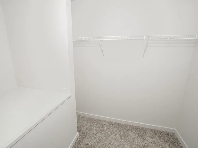 Main Bedroom - Spacious Walk-In Closet