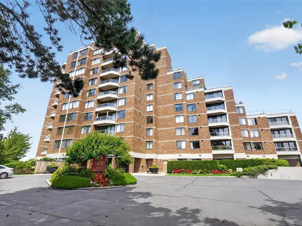 225 Belleville St #710, Victoria, BC V8V 4T9