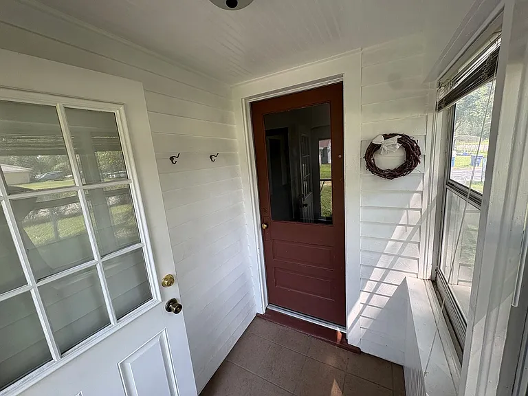 2209 Hawthorne Ave — Photo 6