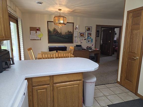 5th image of 1004 Chrysler DRIVE