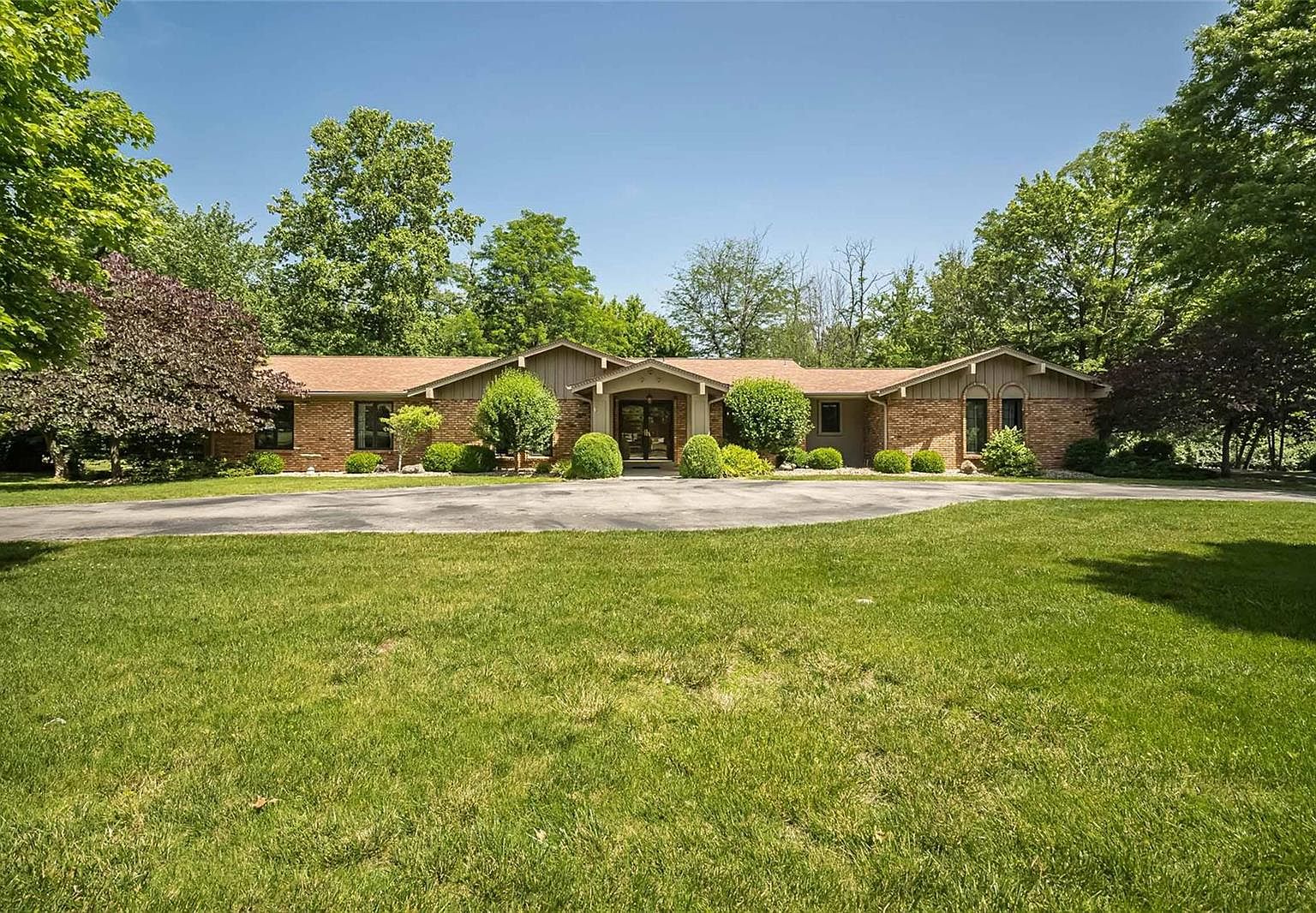 33 Meadowbrook Country Club Est, Ballwin, MO 63011 Zillow