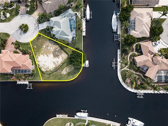 5th image of 2454 Saint Davids Island Ct