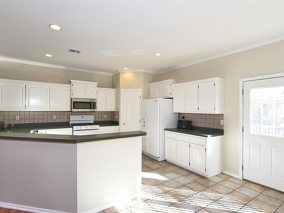 3rd image of 1706 Walnut Hill Ln