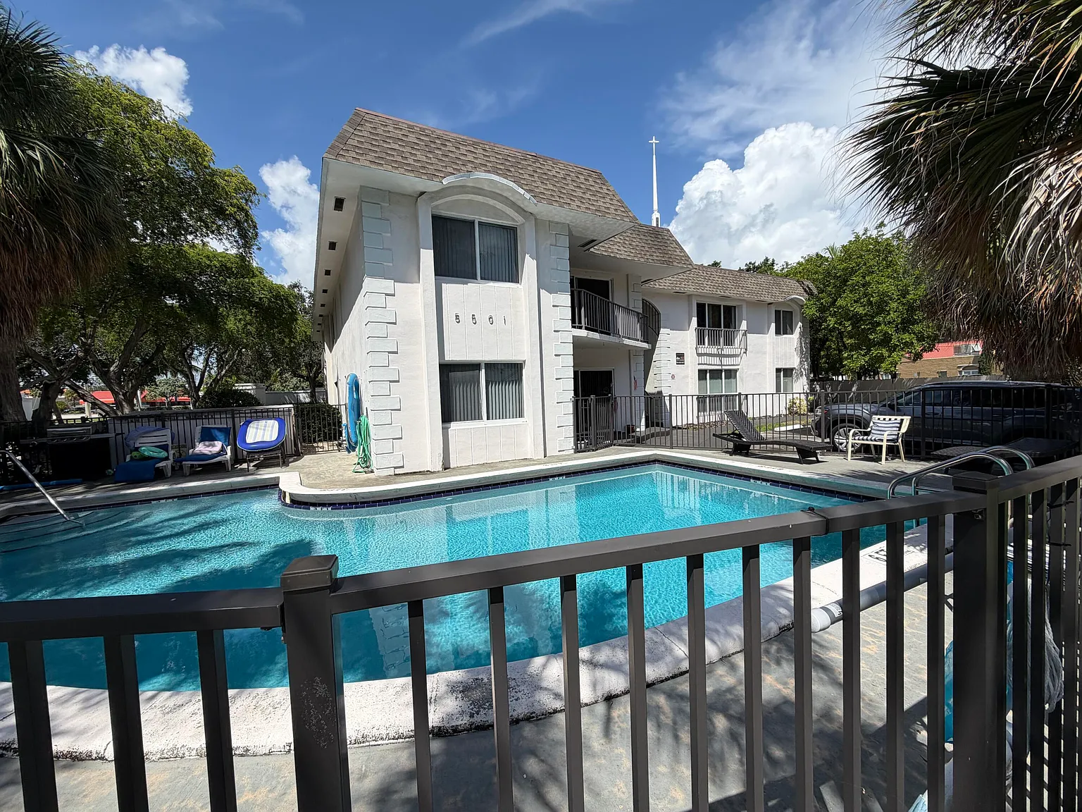 2 bed, 2.0 bath, 7583 sqft, $2,495 — Photo 3