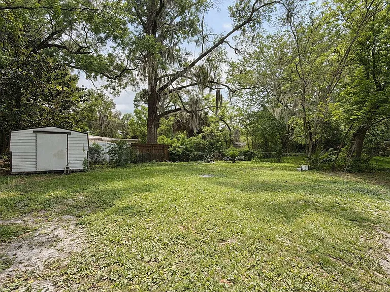 3512 Broadway Ave — Photo 9
