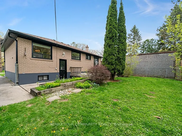 14 Webster Dr #LOWER — Photo 12
