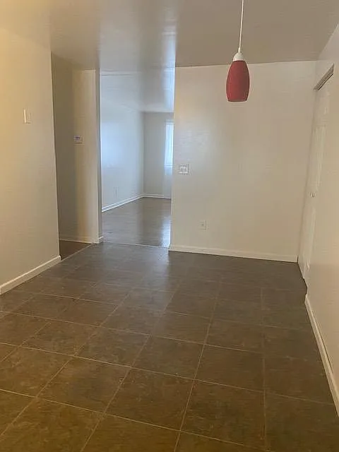 2 bed, 850 sqft, $1,195 — Photo 2