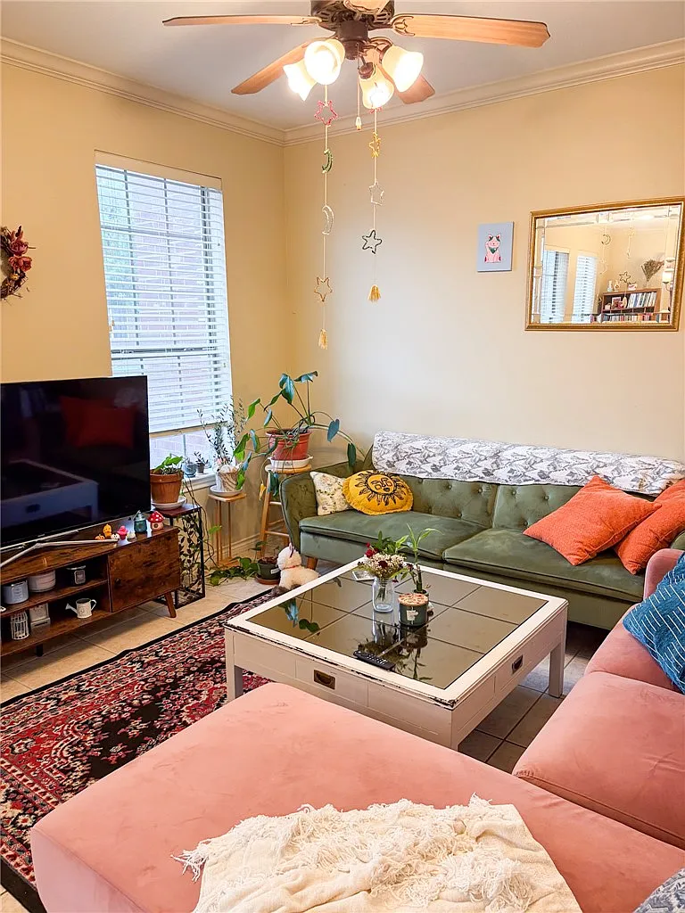 3 bed, 1405 sqft, $1,620 — Photo 3