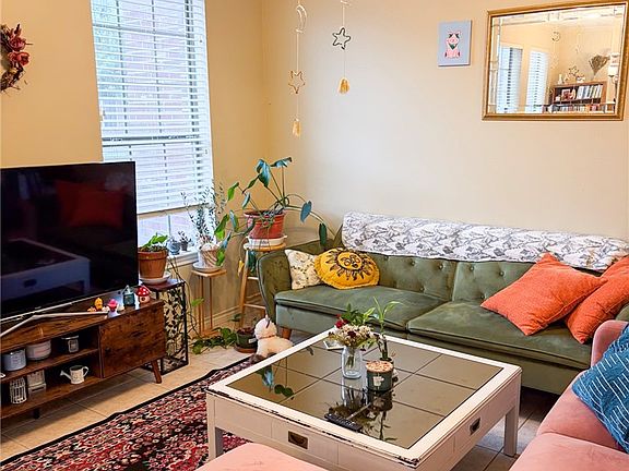 3rd image of 414 Forest Dr