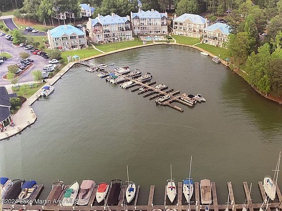2nd image of 100/405 Harbor Pl