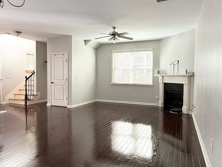 785 Village Field Ct — Photo 6