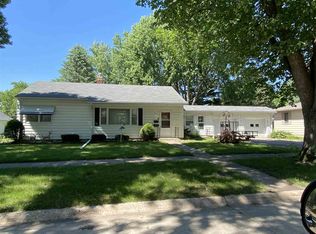 805 6th Ave, Charles City, IA 50616