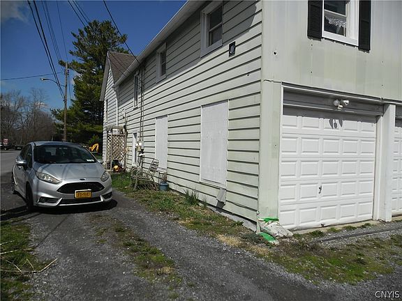 3rd image of 61 Border City Rd
