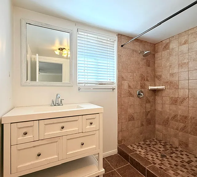 7454 Darby Ave — Photo 2