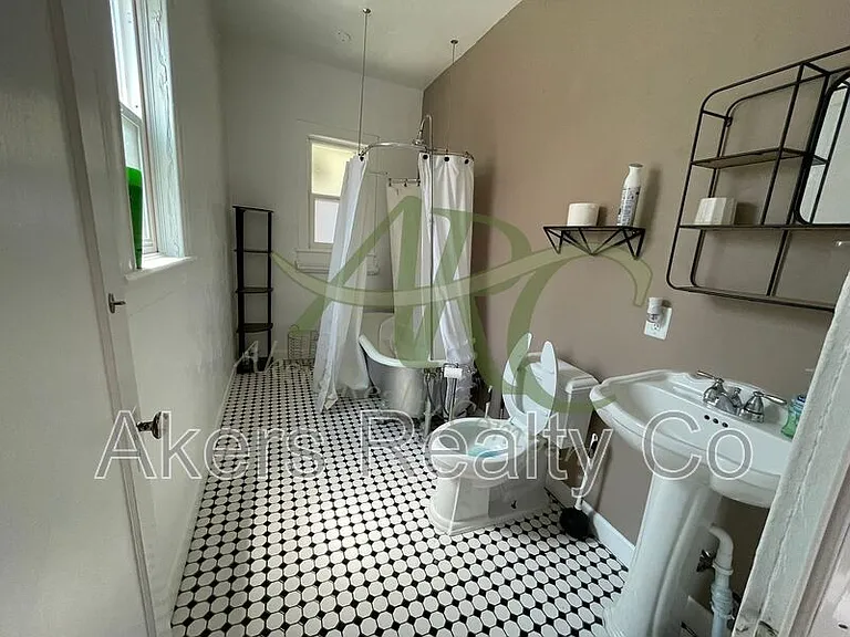 1119 West St — Photo 14