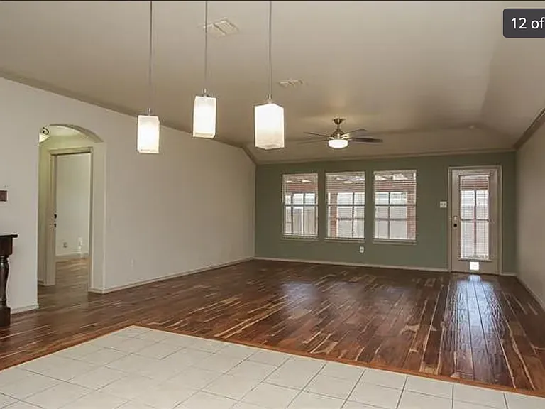 3728 Sapphire St — Photo 9