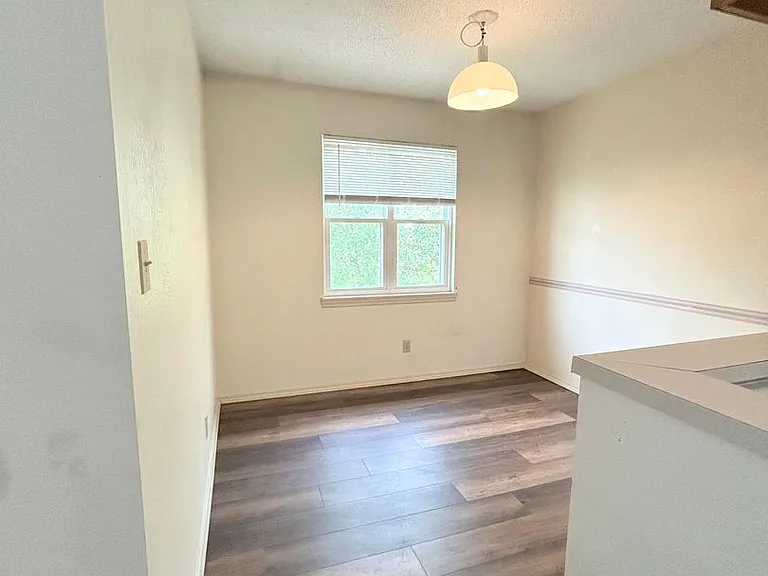 1712 E 24th Ave — Photo 3