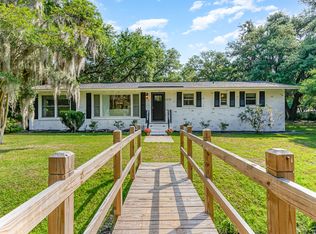 576 Vaux Hall Ave, Murrells Inlet, SC 29576
