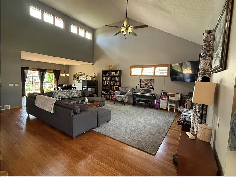 4363 Memorial Cir — Photo 10