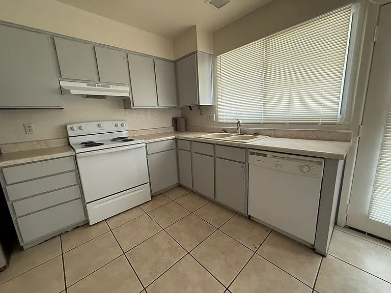 6119 N 31st Ave — Photo 3