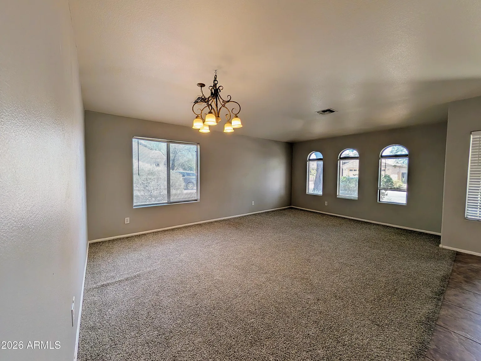 4 bed, 2.0 bath, 2151 sqft, $1,950 — Photo 4