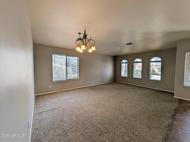 738 E Saddle Way — Photo 4