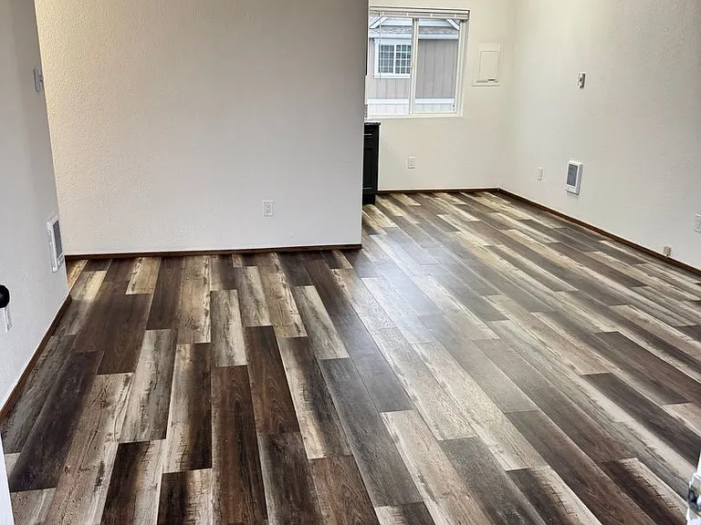2109 N Walnut St — Photo 5