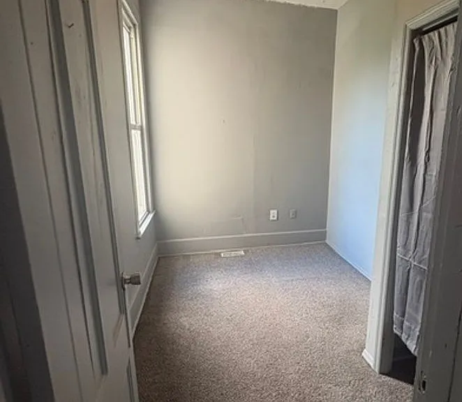 1407 Fountain Ave — Photo 8