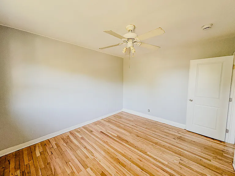 1031 E Lake Ave — Photo 9