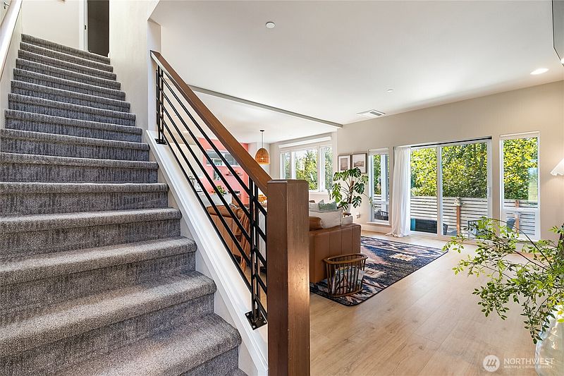 5th image of 825 Northview Street