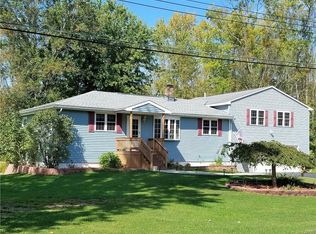 8945 Ash Ln, Bridgeport, NY 13030