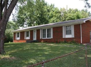 207 Whitfield Dr, Clarksville, TN 37042