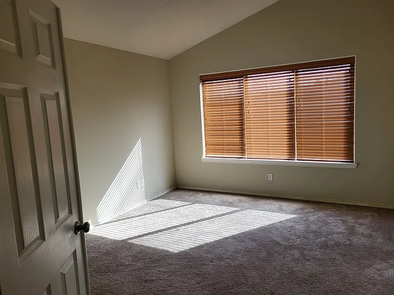 2390 NE 14th Way — Photo 16