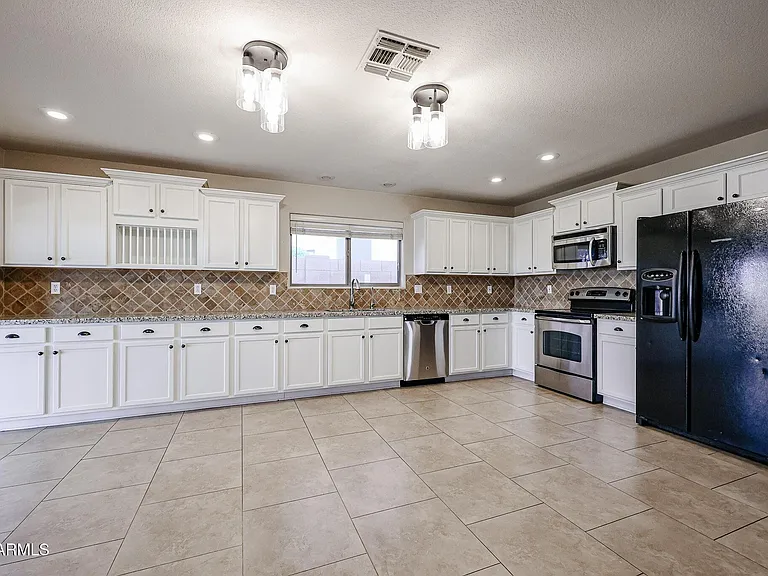 26224 N 40th Pl — Photo 13