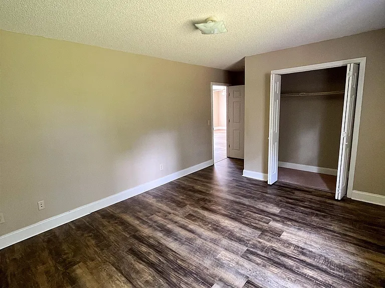 2446 Watson St #B — Photo 9