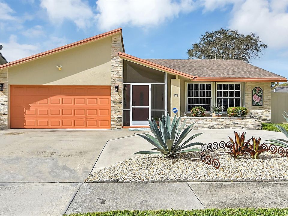 1st image of 171 SW 32nd Avenue