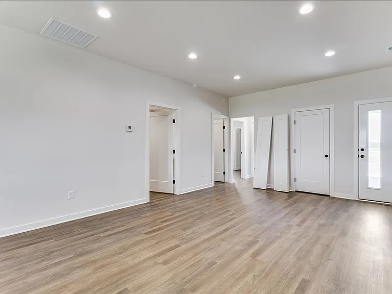3440 E Thunder St — Photo 3