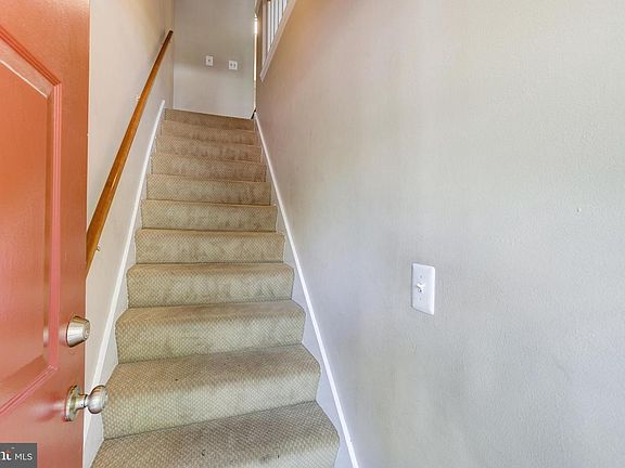 3rd image of 5708 Chapman Mill Dr APT 140