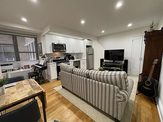 Rented by Rita S Citrin, LREB | media 15