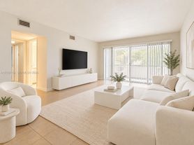 1735 Dewey St, Hollywood, FL
