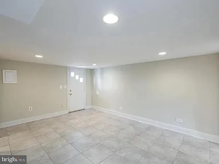 465 Luray Pl NW — Photo 6