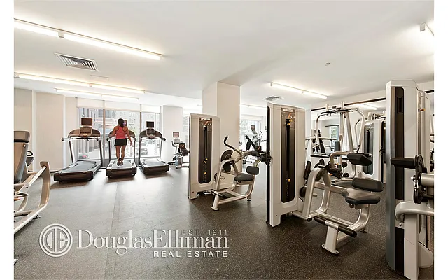 Rented by Douglas Elliman | media 14