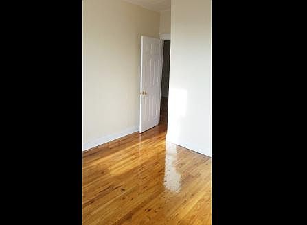 2nd image of 3021 Matthews Ave